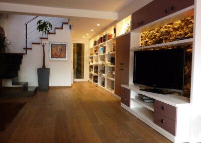 Casa entre mitgeres a Moià